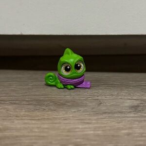 Disney Doorables Pascal Tangled Let’s Go Series Figure
